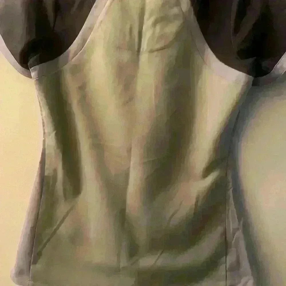 Grey’s Anatomy Active Scrub Top - Picture 2 of 3
